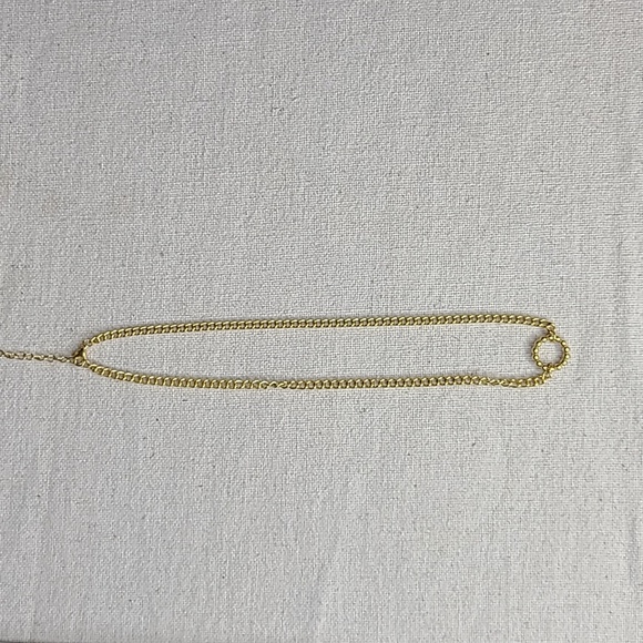 Circle Necklace Gold Tone Lightweight Classic Everyday Career Layering Piece New - Picture 4 of 4